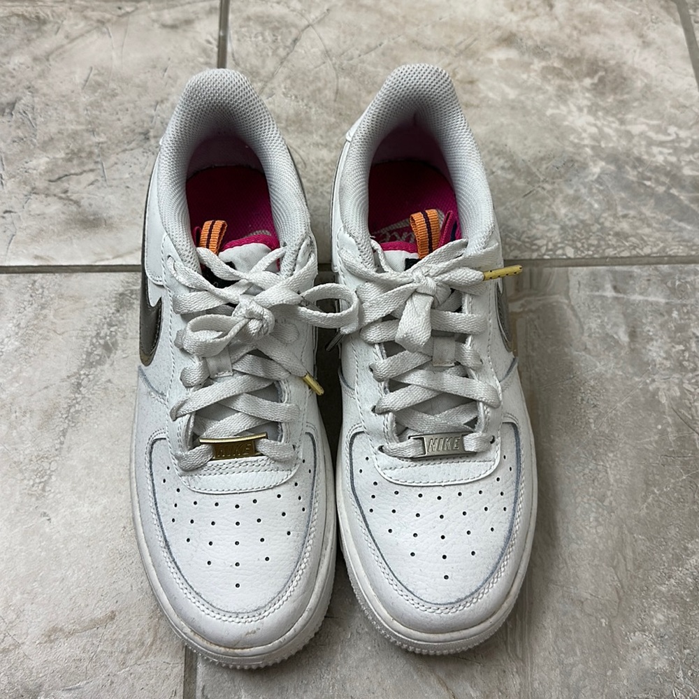 Nike Air Force Silver/Gold